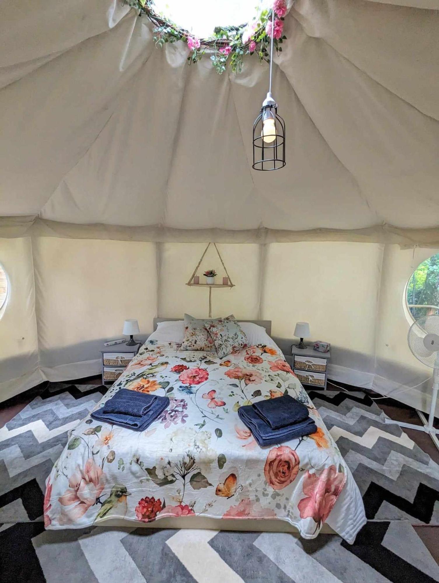 فندق Luxury Glamping @Moulin Des Forges Moutier-Malcard المظهر الخارجي الصورة